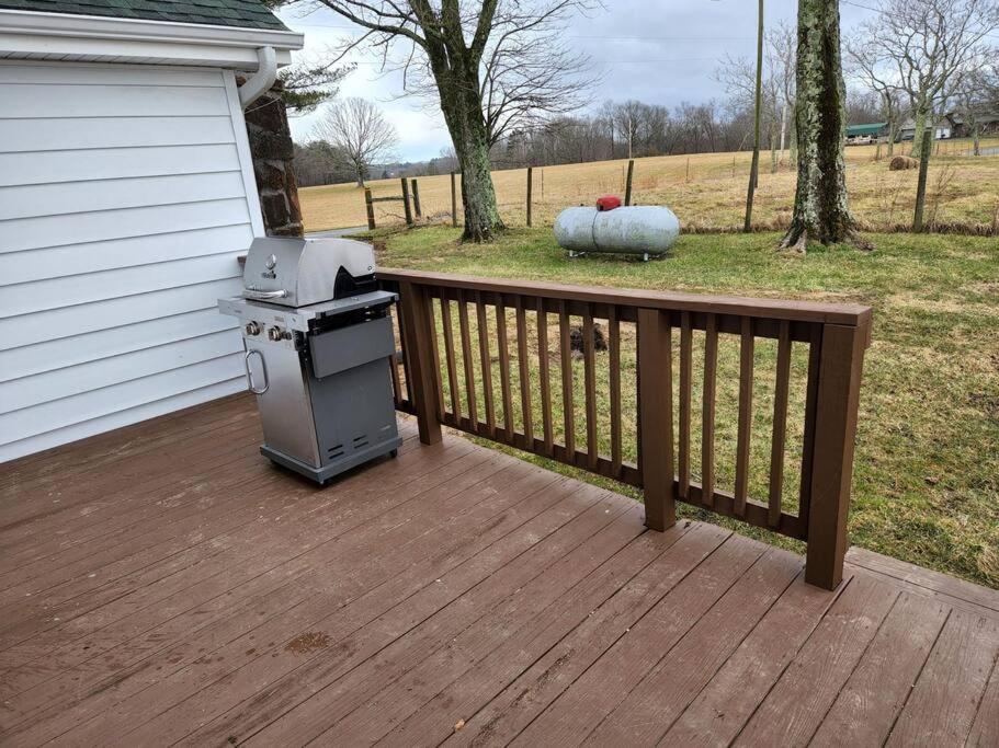 Spacious Family Farmhouse Pikeville Extérieur photo